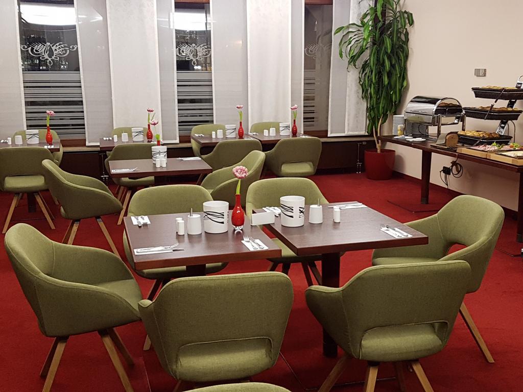 Hotel Drei Morgen Лайнфельден-Эхтердинген Экстерьер фото