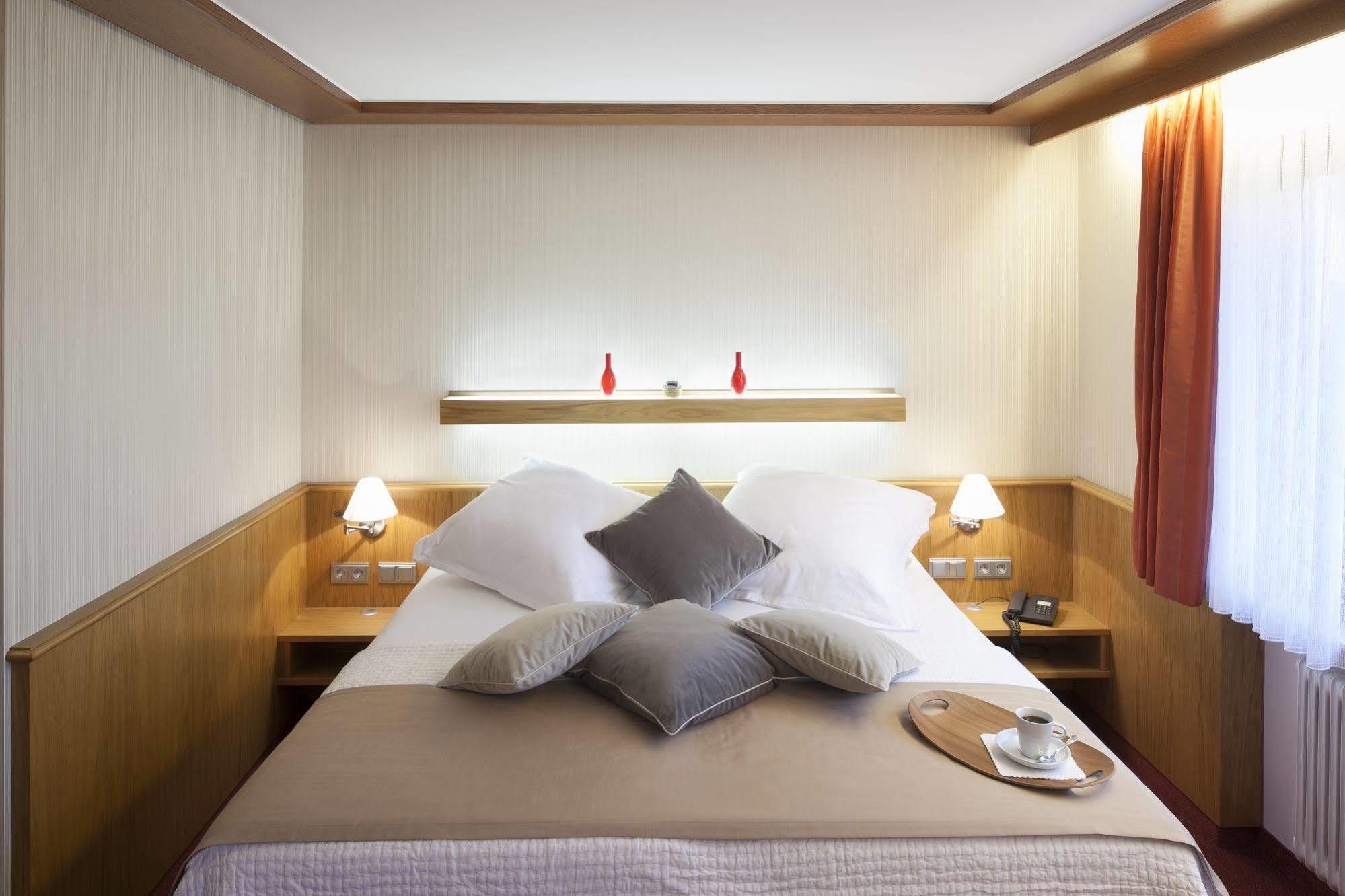 Hotel Drei Morgen Лайнфельден-Эхтердинген Экстерьер фото